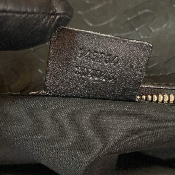 Gucci medium-sized hobo bag 	W16.5 x H11.8 x D0.8inch Handle Height：9.1 902 - Picture 13 of 16